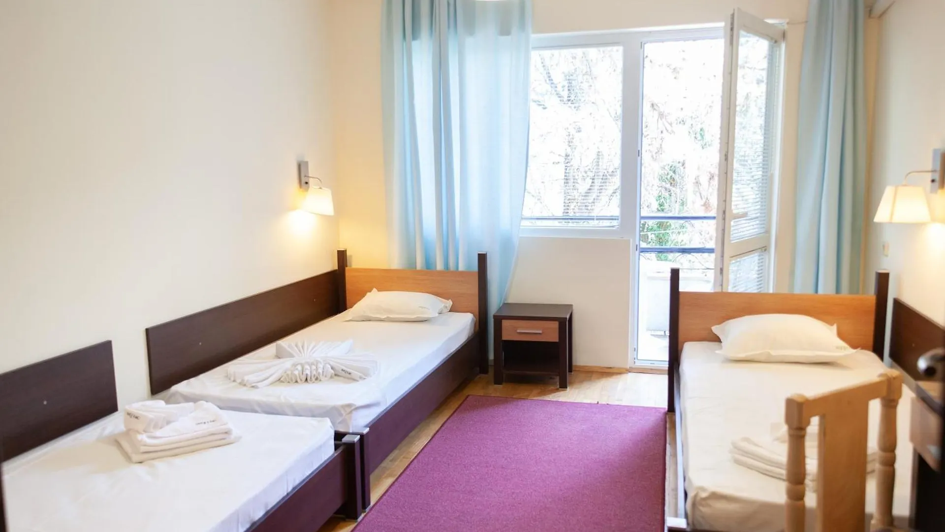 Adis Holiday Inn Hotel Altın Kumlar 2*,